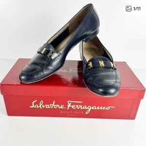 Vintage Ferragamo Dark Blue Leather Loafers Gold Buckle Low Heel Flats 8.5AA